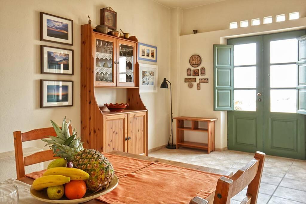Summer House In Santorini Ferienhaus
